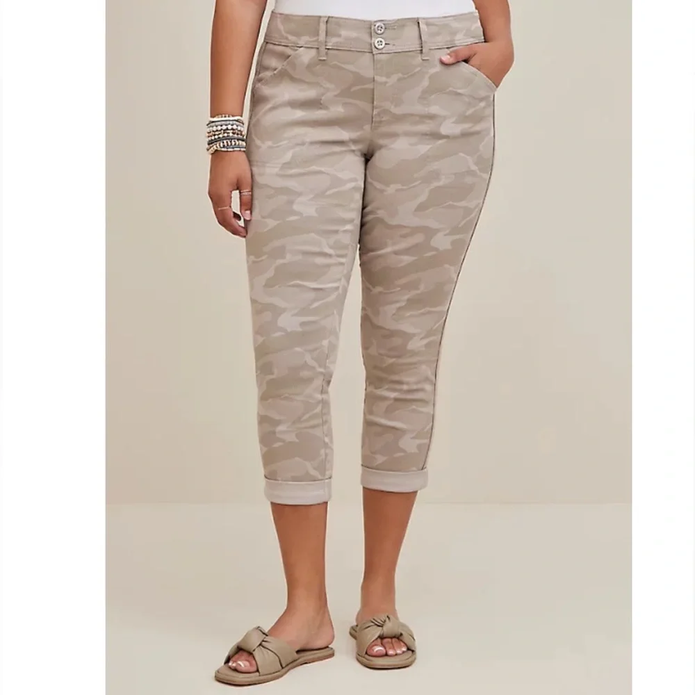 Torrid CROP AVIATOR SKINNY STRETCH TWILL MID-RISE PANT - Picture 3 of 5